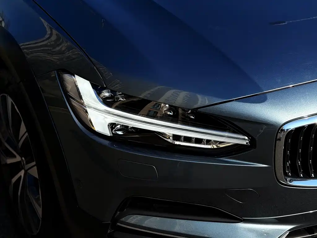 Volvo Volvo V90 2017 Cross Country T5 AWD Intelligent Edition 2018 - thumbnail 4