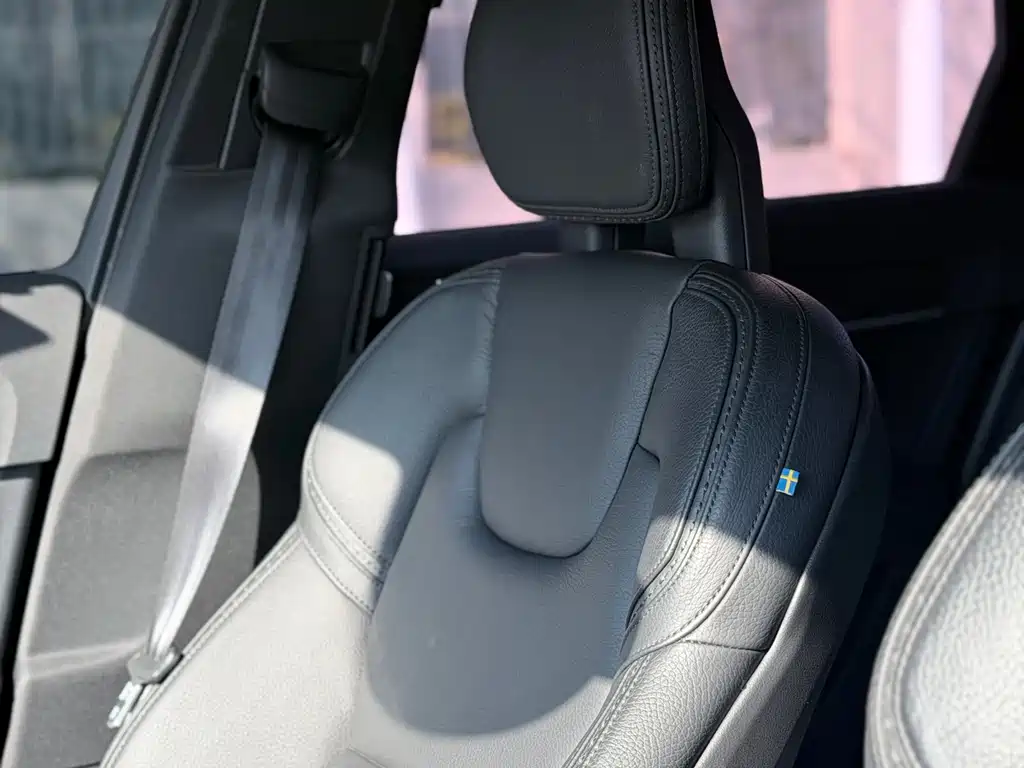 Volvo Volvo V90 2017 Cross Country T5 AWD Intelligent Edition 2018 - thumbnail 16