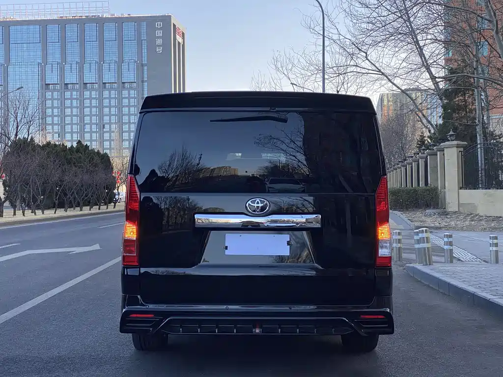 Toyota Toyota Hiace 2024 3.5L Automatic 2024 - thumbnail 5