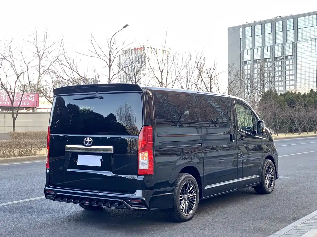 Toyota Toyota Hiace 2024 3.5L Automatic 2024 - thumbnail 6
