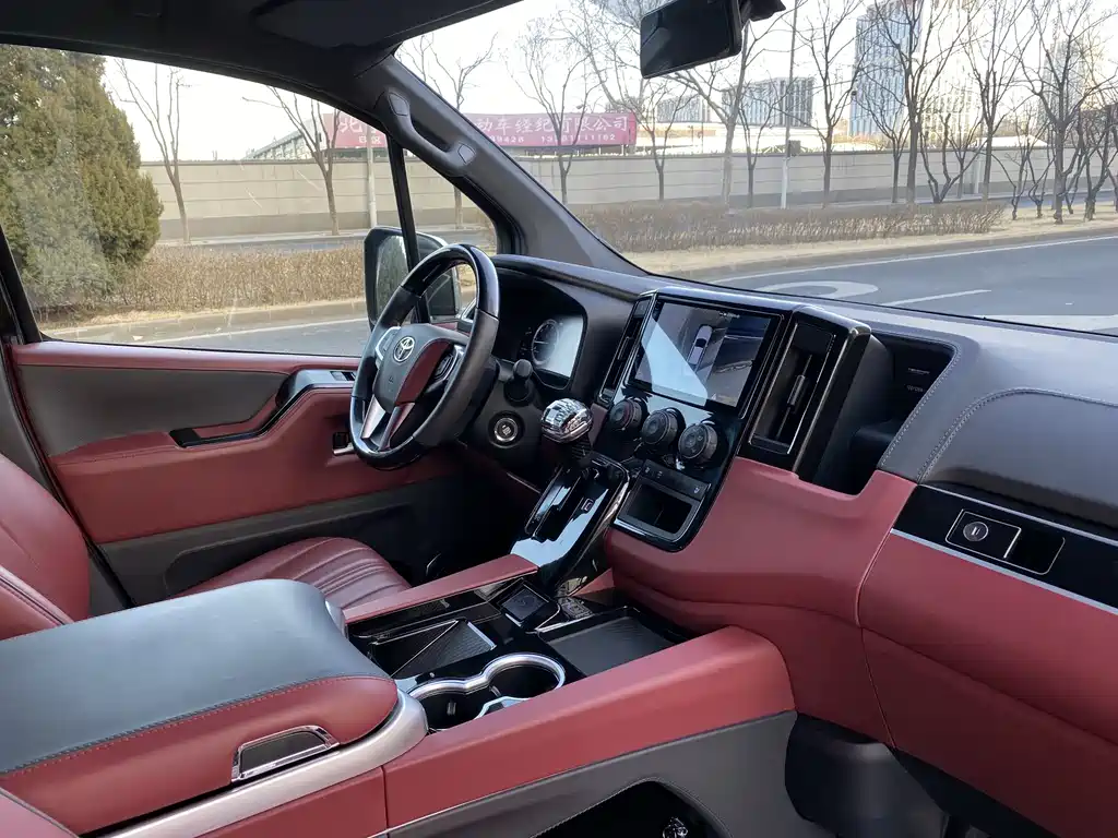 Toyota Toyota Hiace 2024 3.5L Automatic 2024 - thumbnail 8