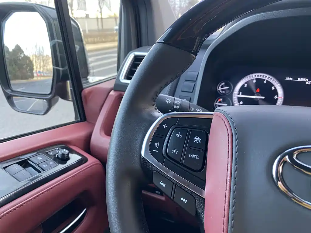 Toyota Toyota Hiace 2024 3.5L Automatic 2024 - thumbnail 17