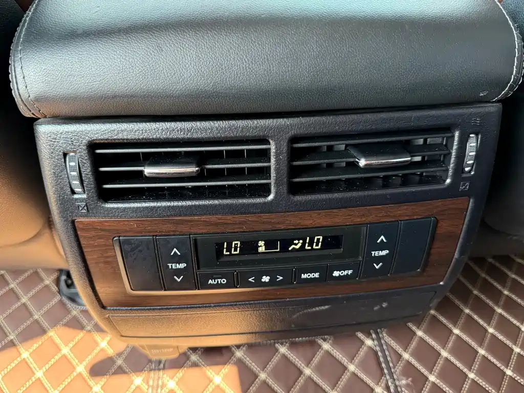 Toyota Land Cruiser (Imported) 2019 Model 5.7L Automatic 2019 - thumbnail 5