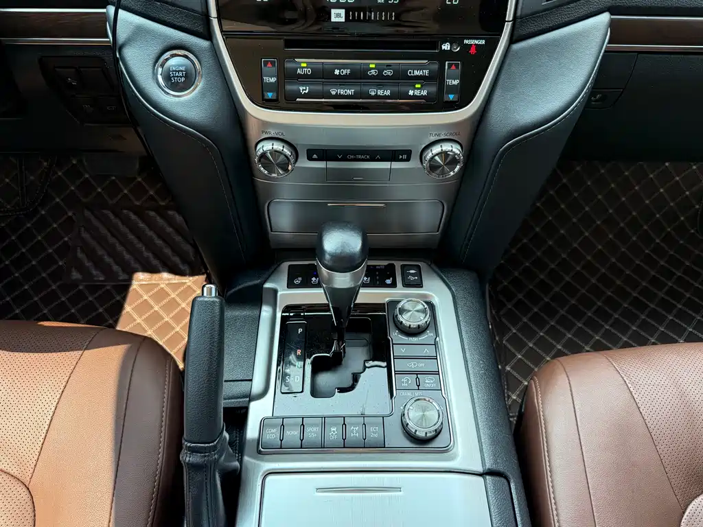 Toyota Land Cruiser (Imported) 2019 Model 5.7L Automatic 2019 - thumbnail 8