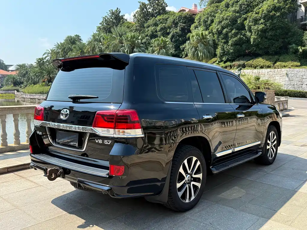 Toyota Land Cruiser (Imported) 2019 Model 5.7L Automatic 2019 - thumbnail 15