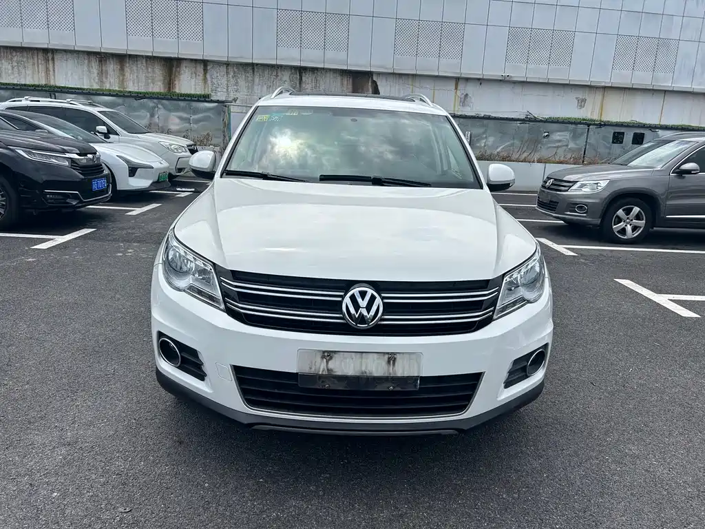 Volkswagen Volkswagen Tiguan 2012 1.8 TSI Automatic 2WD Comfortline Edition 2013 - thumbnail 2