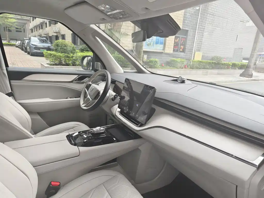 Volvo Volvo EM90 2025 Ultra Six-Seater 2026 - thumbnail 5