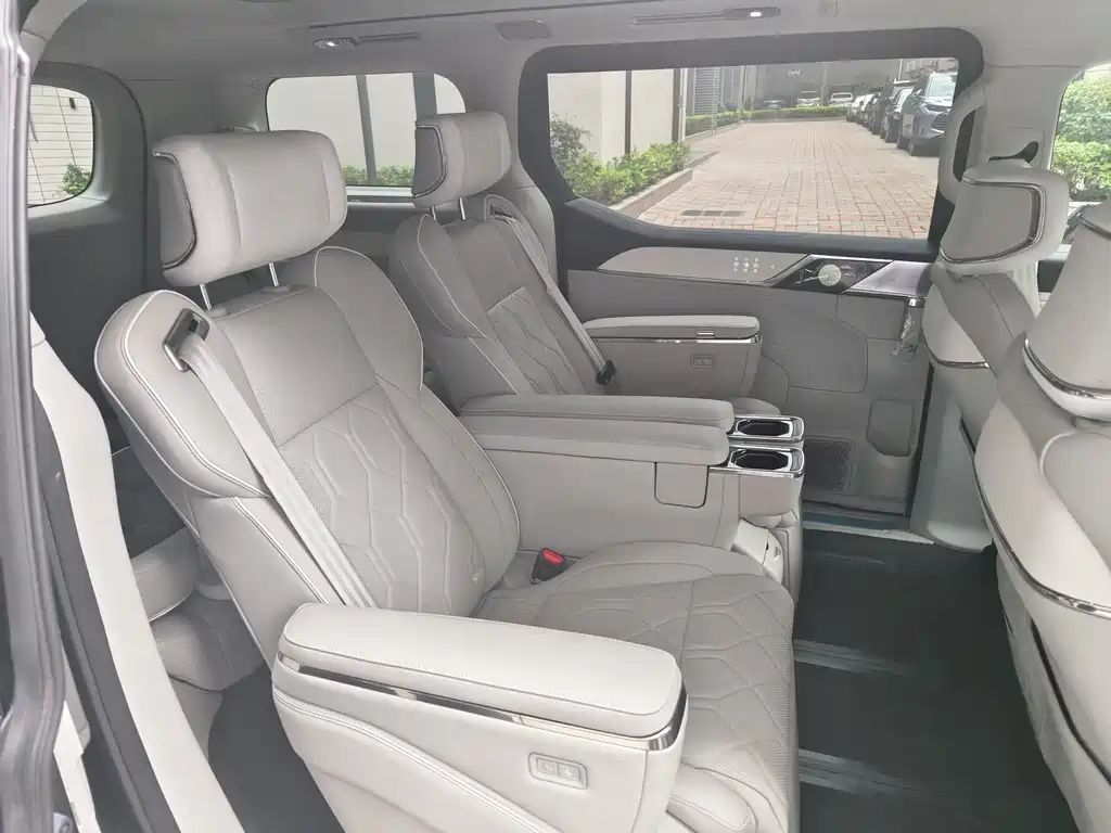 Volvo Volvo EM90 2025 Ultra Six-Seater 2026 - thumbnail 6