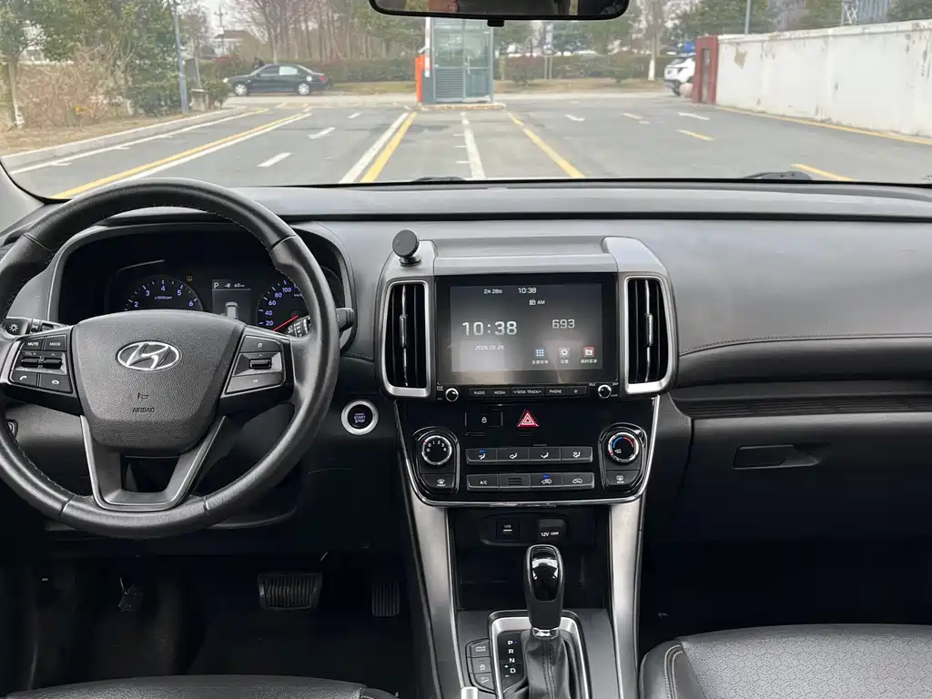 Hyundai Hyundai ix35 2018 2.0L Automatic 2WD Smart Joy Premium Edition 2018 - thumbnail 8
