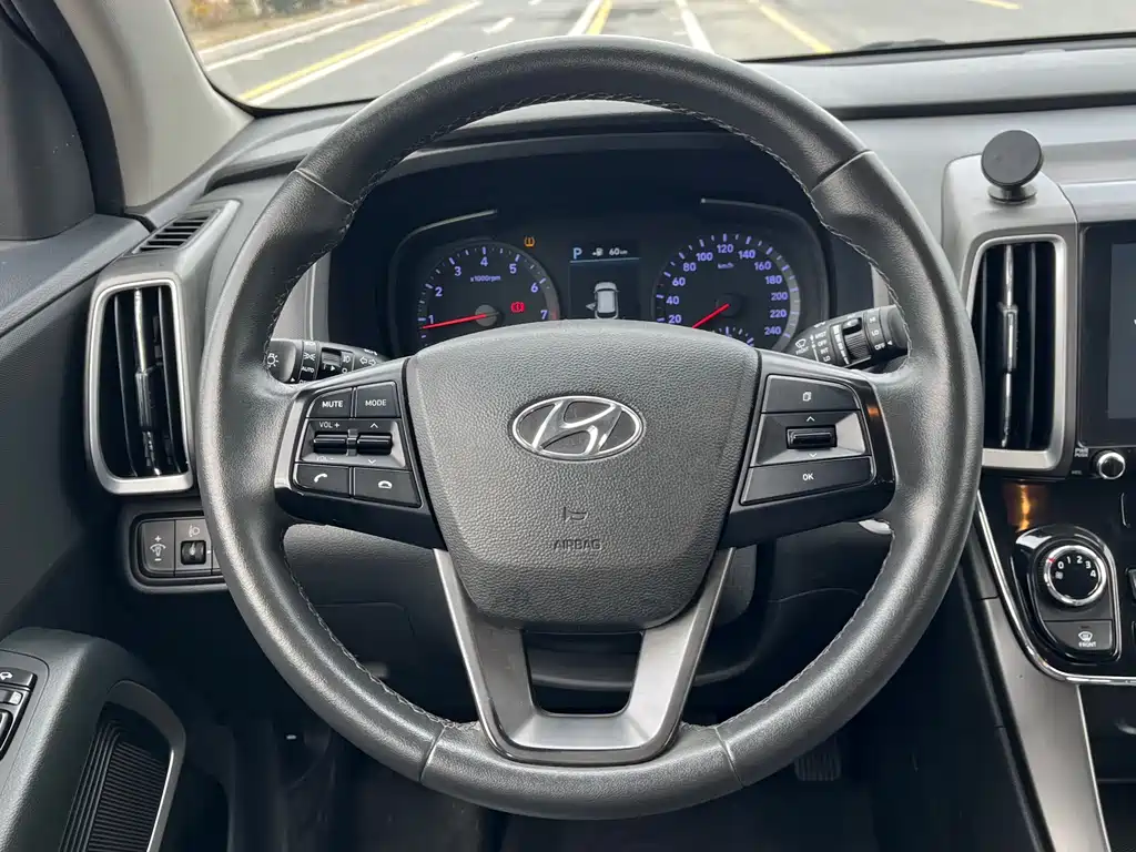 Hyundai Hyundai ix35 2018 2.0L Automatic 2WD Smart Joy Premium Edition 2018 - thumbnail 9