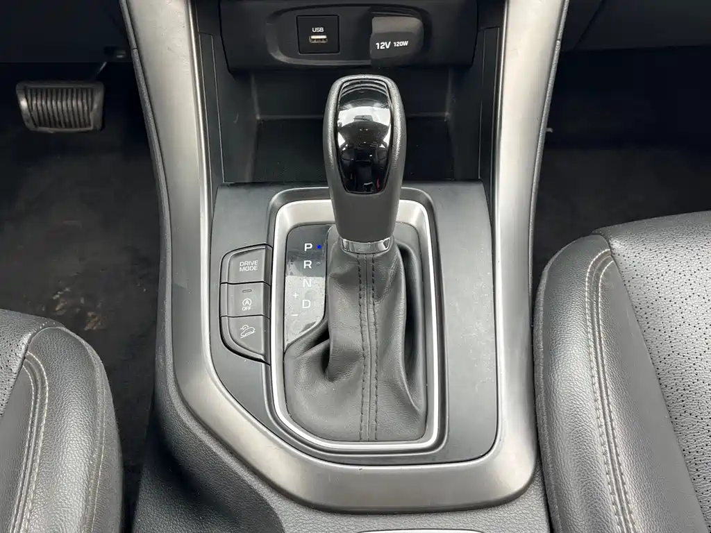 Hyundai Hyundai ix35 2018 2.0L Automatic 2WD Smart Joy Premium Edition 2018 - thumbnail 11