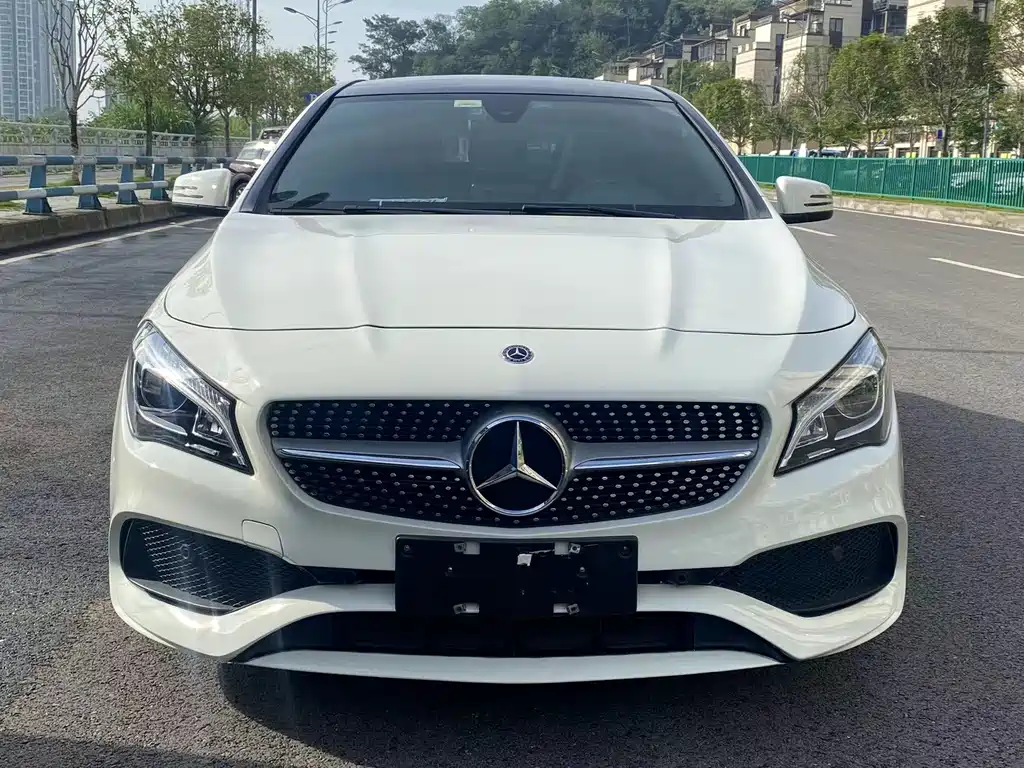 Mercedes-Benz Mercedes-Benz CLA 200 Fashion Edition 2017 Model Year 2017 - thumbnail 2