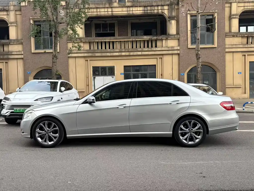 Mercedes-Benz Mercedes-Benz E-Class 2013 E 260 L CGI Fashion Edition 2013 - thumbnail 3