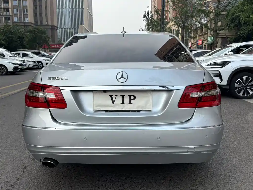 Mercedes-Benz Mercedes-Benz E-Class 2013 E 260 L CGI Fashion Edition 2013 - thumbnail 4