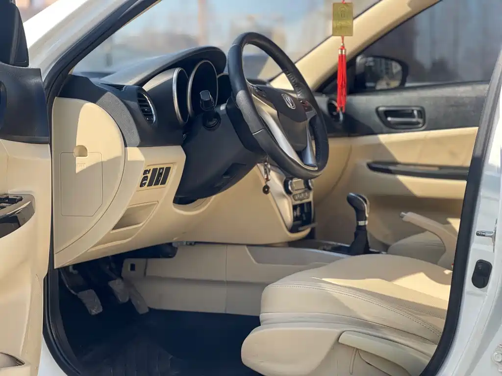 Changan YiDong 2014 1.6L Manual Luxury Edition 2016 - thumbnail 5