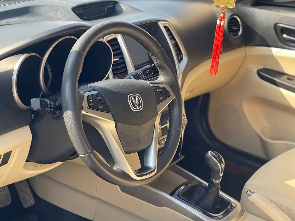 Changan YiDong 2014 1.6L Manual Luxury Edition 2016 - thumbnail 6