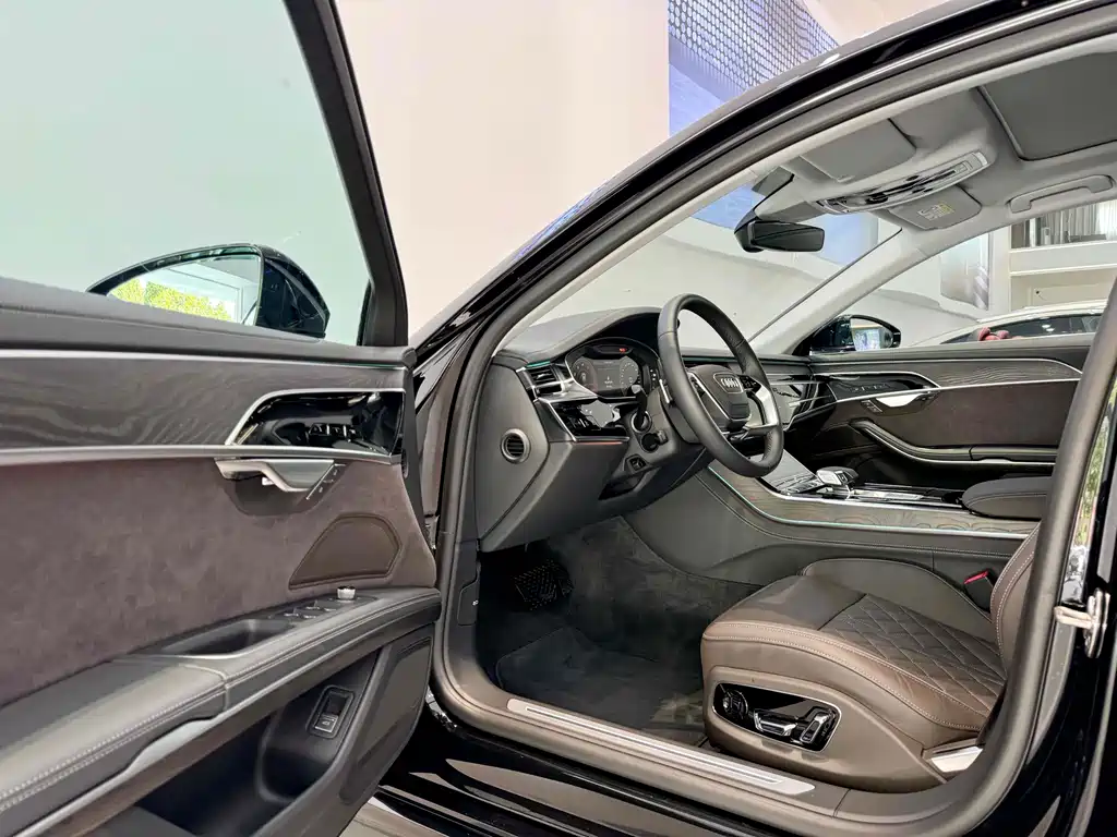 Audi Audi A8 2024 A8L 50 TFSI quattro Premium Selection 2024 - thumbnail 5