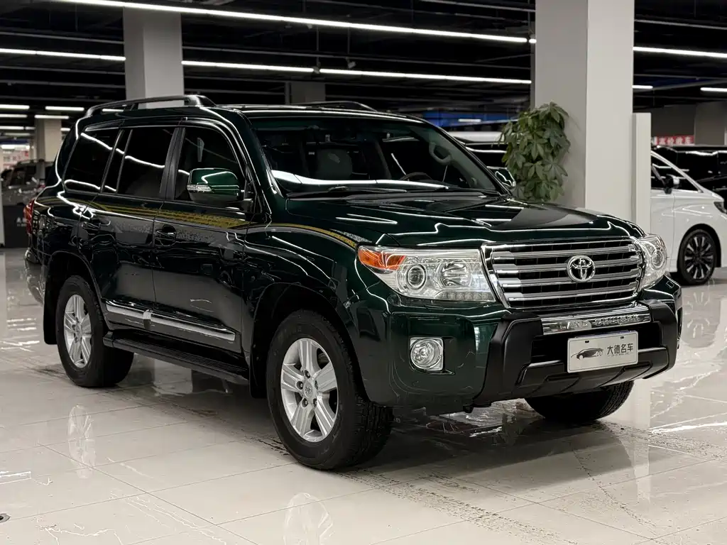 Toyota Land Cruiser 2012 4.6L Automatic VX-R 2014 - thumbnail 3