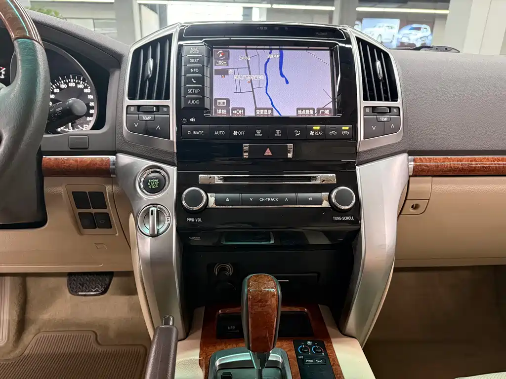 Toyota Land Cruiser 2012 4.6L Automatic VX-R 2014 - thumbnail 16