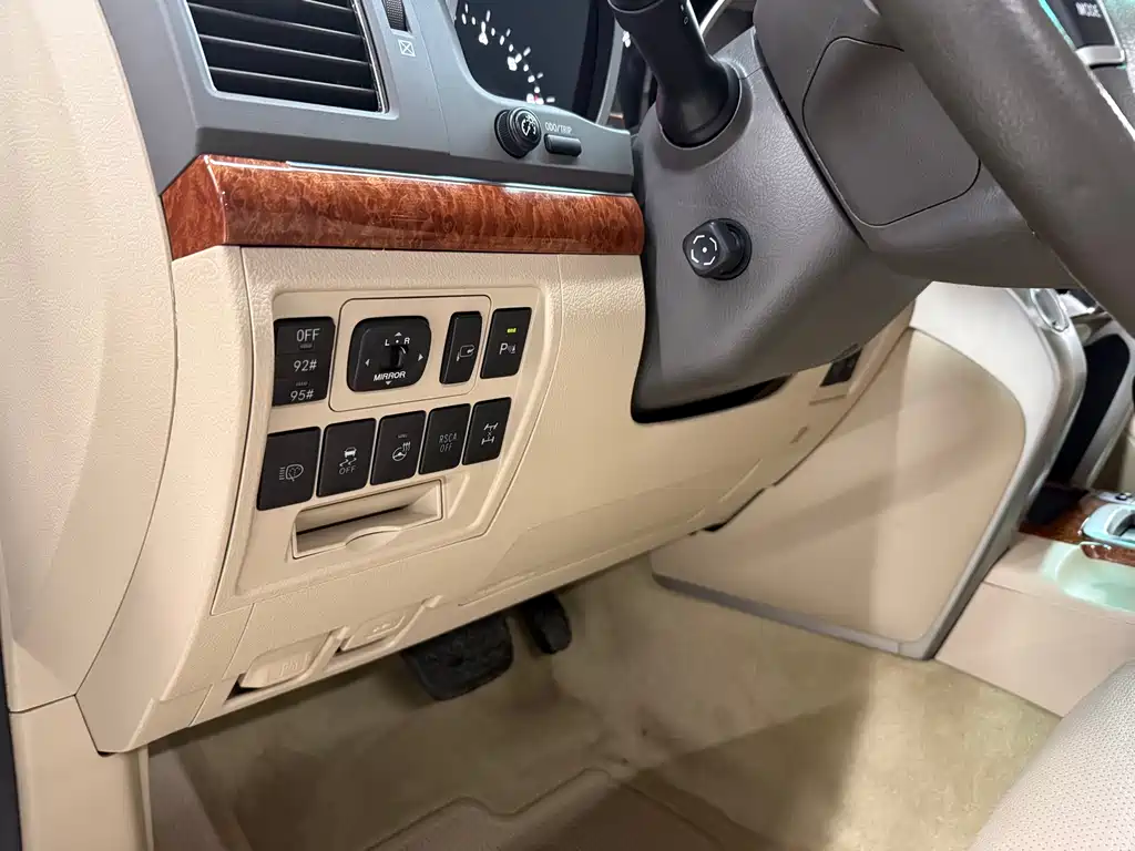 Toyota Land Cruiser 2012 4.6L Automatic VX-R 2014 - thumbnail 17