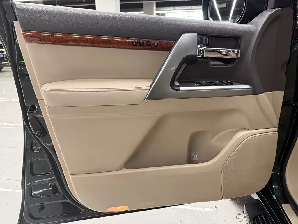 Toyota Land Cruiser 2012 4.6L Automatic VX-R 2014 - thumbnail 18