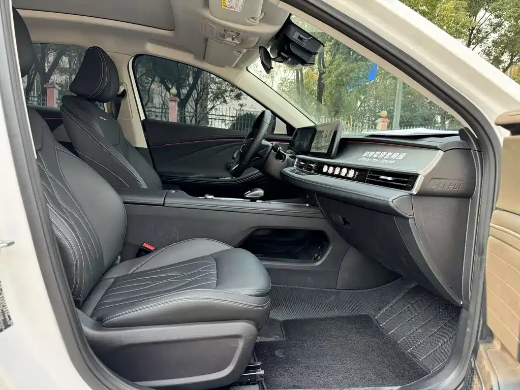 Chery Arrizo 8 2024 1.6T DCT Rui 2024 - thumbnail 8