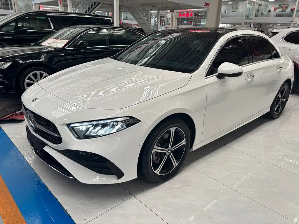 Mercedes-Benz Mercedes-Benz A-Class 2024 Model Year Facelift A 200 L Fashion Edition 2024 - thumbnail 2