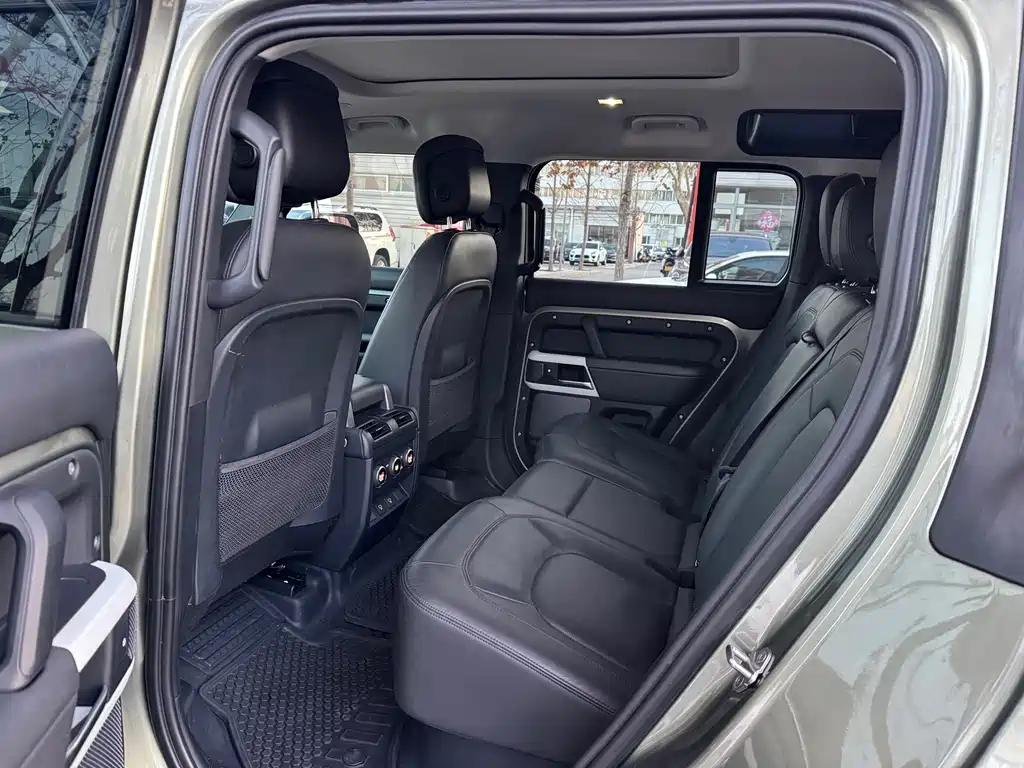 Land Rover Land Rover Defender 2023 110 3.0T P400 Dark Edition 2023 - thumbnail 7