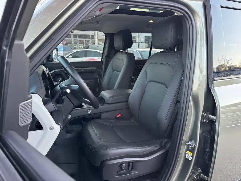 Land Rover Land Rover Defender 2023 110 3.0T P400 Dark Edition 2023 - thumbnail 10