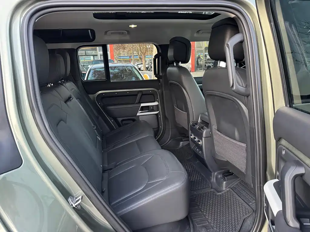 Land Rover Land Rover Defender 2023 110 3.0T P400 Dark Edition 2023 - thumbnail 14