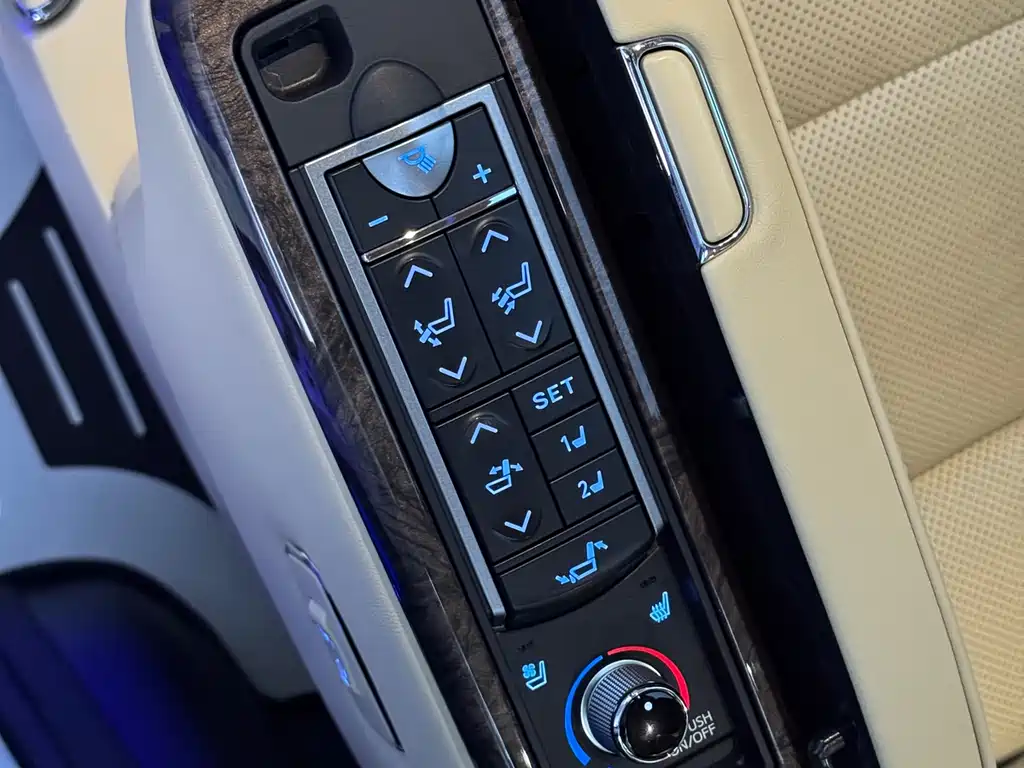Toyota Alphard 2021 Crown Hybrid 2.5L HV Luxury Version 2022 - thumbnail 15