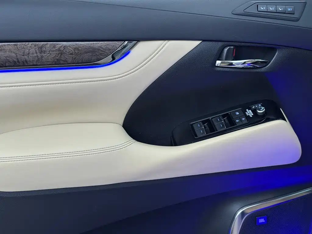 Toyota Alphard 2021 Crown Hybrid 2.5L HV Luxury Version 2022 - thumbnail 16