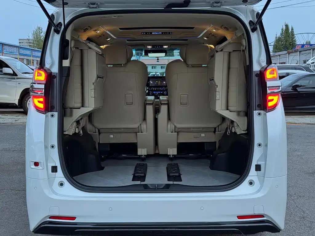 Toyota Alphard 2021 Crown Hybrid 2.5L HV Luxury Version 2022 - thumbnail 19