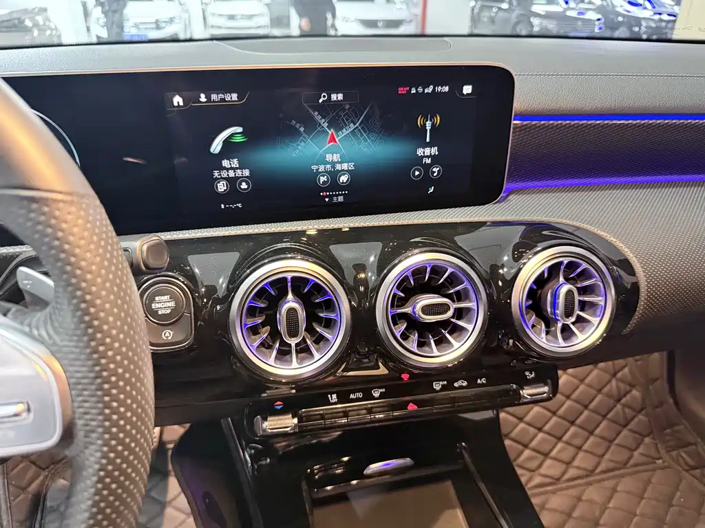 Mercedes-Benz Mercedes-Benz A-Class 2020 A 200 L Sport Sedan 2020 - thumbnail 6
