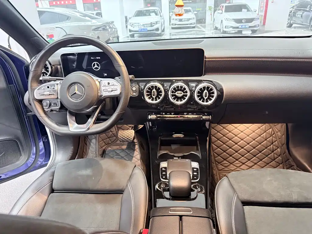 Mercedes-Benz Mercedes-Benz A-Class 2020 A 200 L Sport Sedan 2020 - thumbnail 11