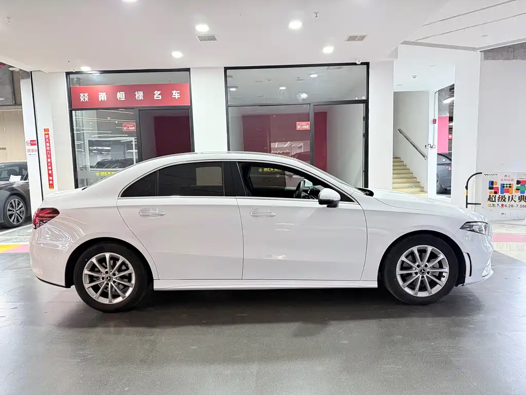 Mercedes-Benz Mercedes-Benz A-Class 2020 A 200 L Sport Sedan 2020 - thumbnail 18