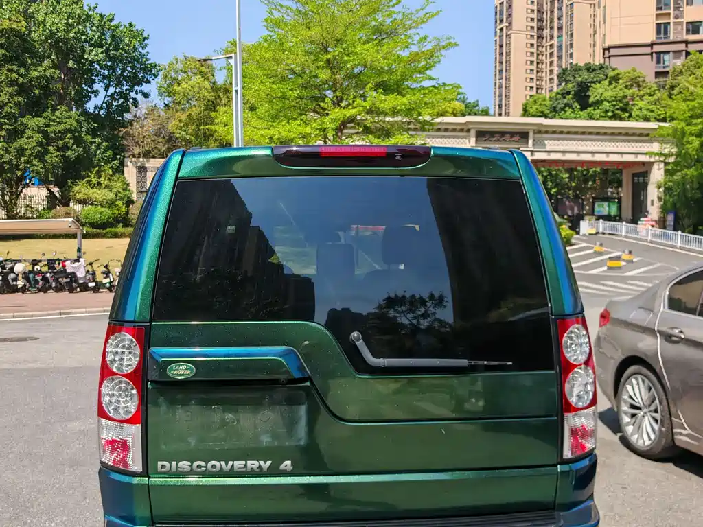 Land Rover Discovery 2010 4.0 V6 HSE Petrol 2010 - thumbnail 30