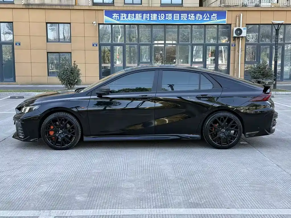 GAC Trumpchi Shadow Leopard 2023 400T Automatic R MAX 2023 - thumbnail 4