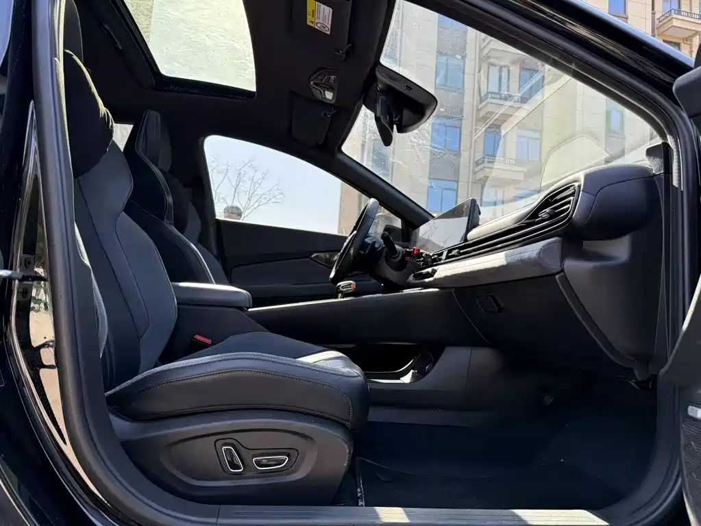 GAC Trumpchi Shadow Leopard 2023 400T Automatic R MAX 2023 - thumbnail 8