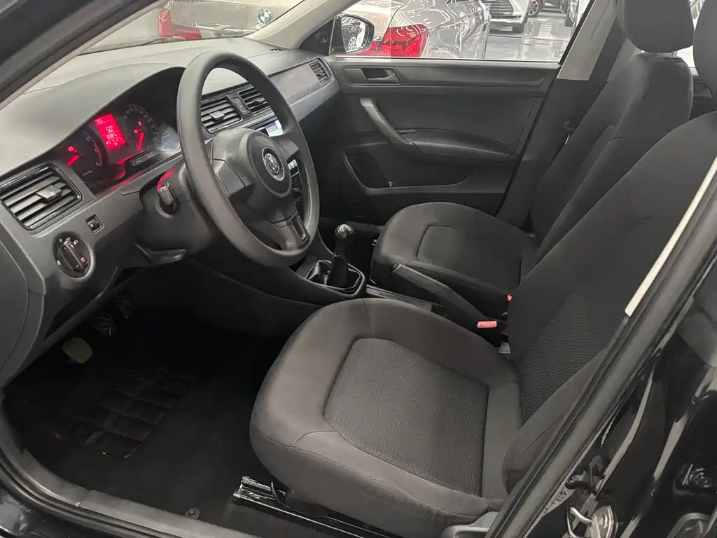 Volkswagen Volkswagen Santana 2013 1.4L Manual Comfort Edition 2013 - thumbnail 4