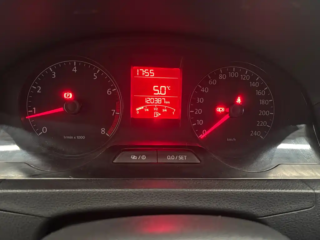 Volkswagen Volkswagen Santana 2013 1.4L Manual Comfort Edition 2013 - thumbnail 5