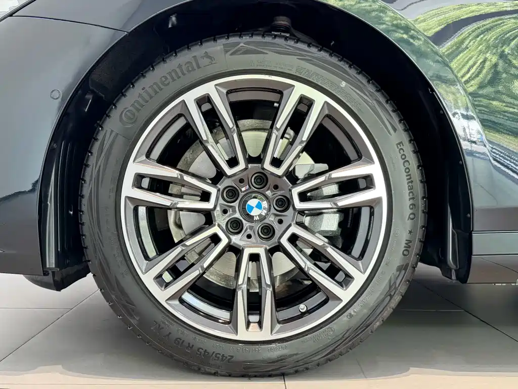 BMW BMW 5 Series 2025 525Li M Sport Package 2025 - thumbnail 23