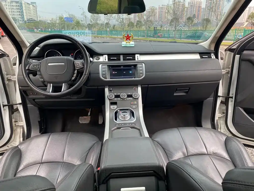 Land Rover Range Rover Evoque 2017 2.0T SE Intelligent Edition 2016 - thumbnail 6