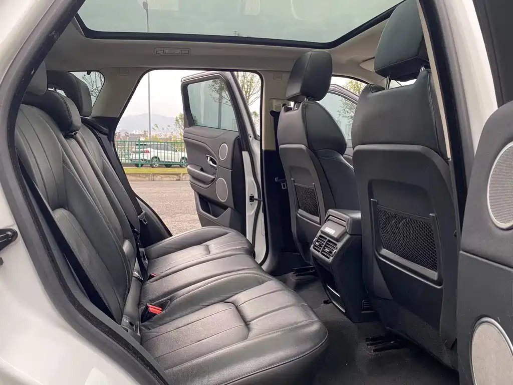 Land Rover Range Rover Evoque 2017 2.0T SE Intelligent Edition 2016 - thumbnail 8