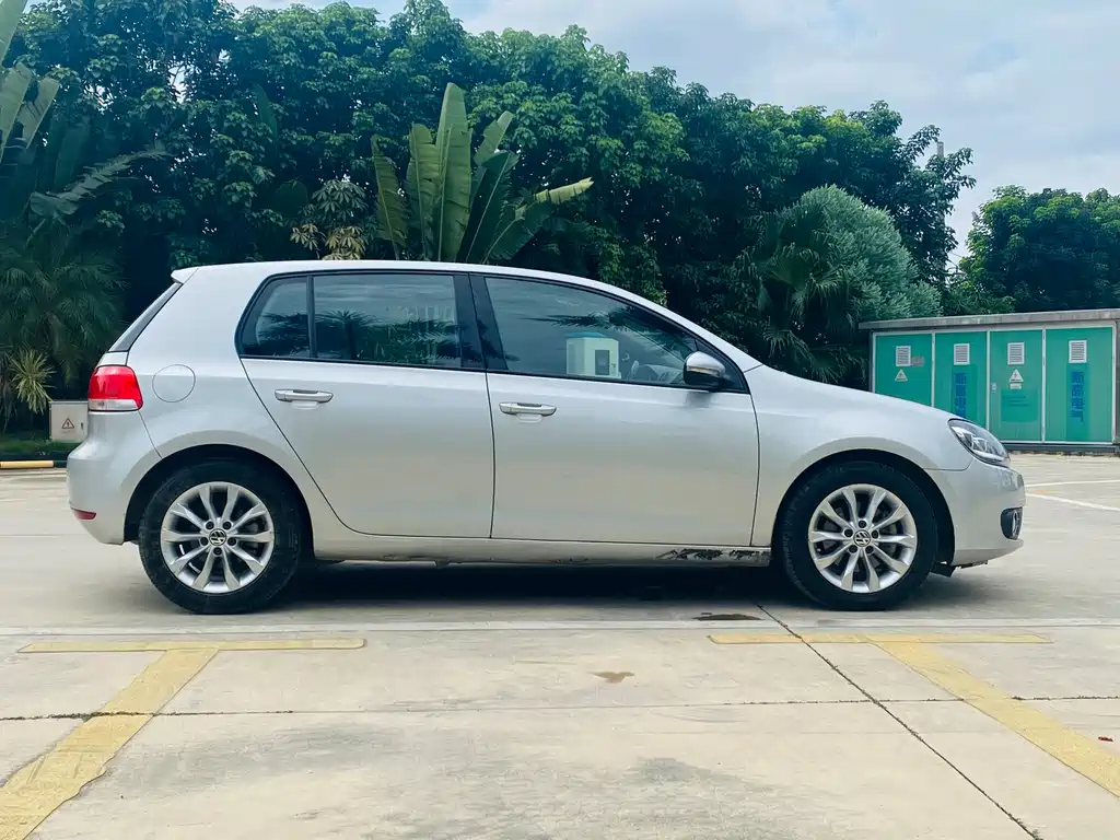 Volkswagen Volkswagen Golf 2010 1.4 TSI Automatic Luxury Edition 2010 - thumbnail 10