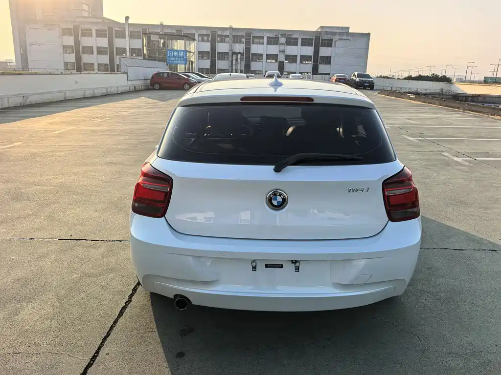 BMW BMW 1 Series (Imported) 2015 Model 118i Leading Edition 2015 - thumbnail 5