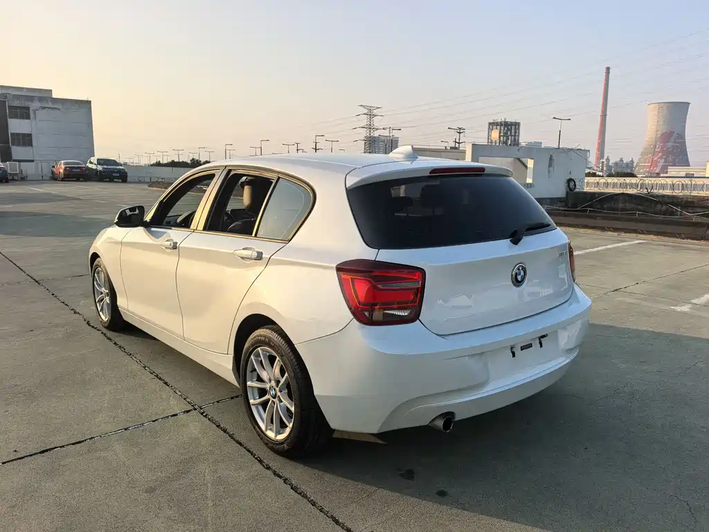BMW BMW 1 Series (Imported) 2015 Model 118i Leading Edition 2015 - thumbnail 6