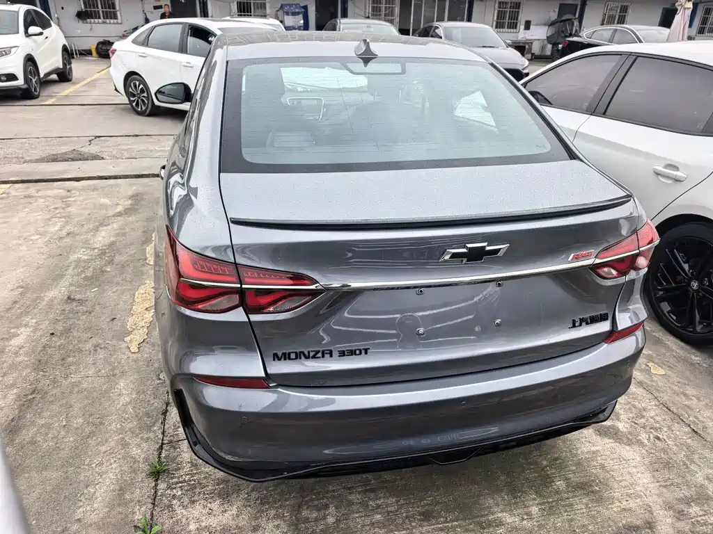 Chevrolet Chevrolet Cruze 2020 Mild Hybrid RS 330T Automatic Joy Edition 2020 - thumbnail 4