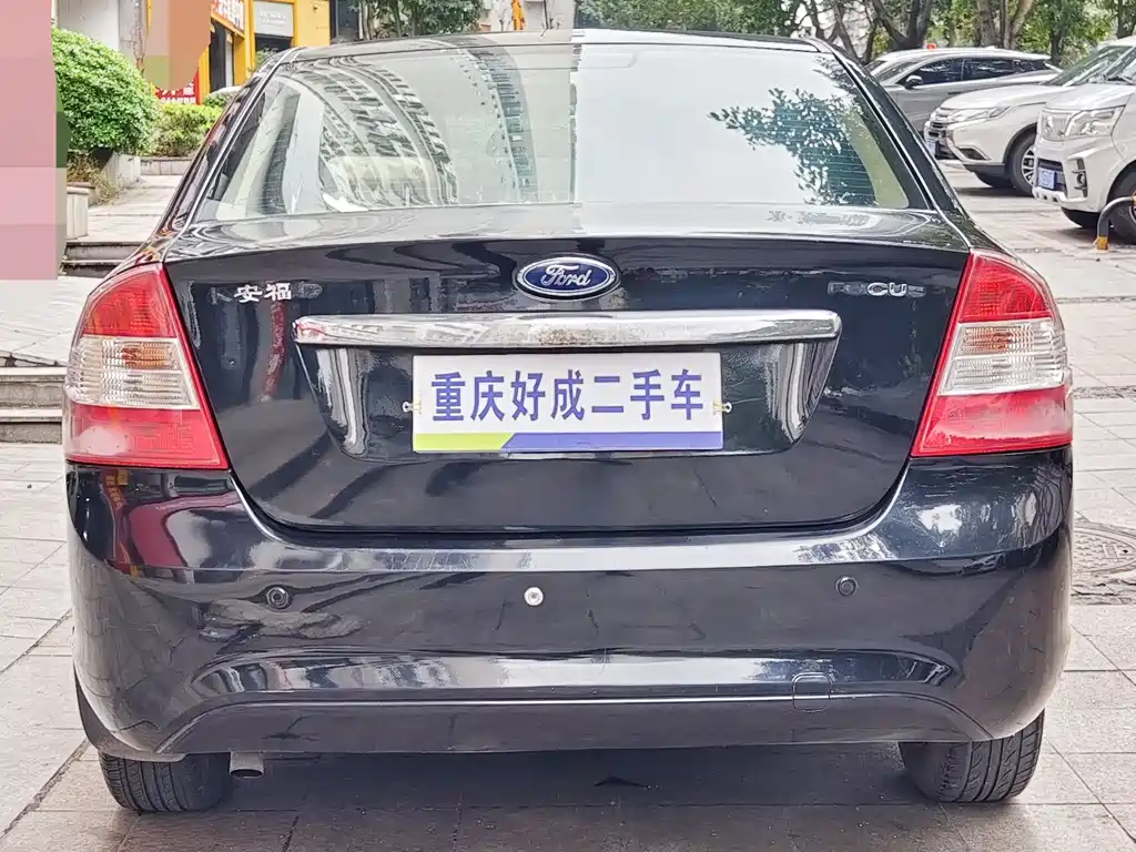 Ford Ford Focus 2011 Sedan 1.8L Automatic Luxury Edition 2011 - thumbnail 4