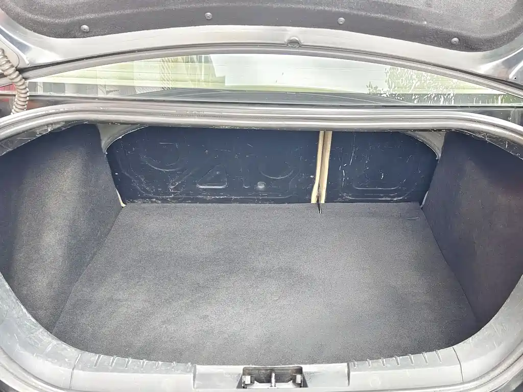 Ford Ford Focus 2011 Sedan 1.8L Automatic Luxury Edition 2011 - thumbnail 13
